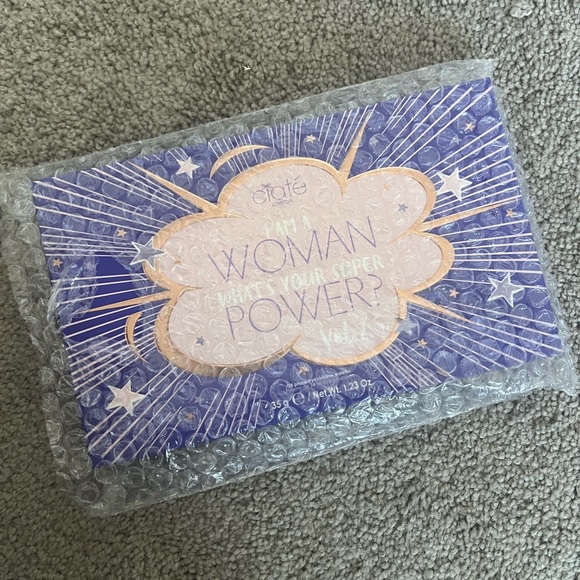 I Am Woman 24 Shade Eyeshadow Palette V2 - Picture 4 of 4